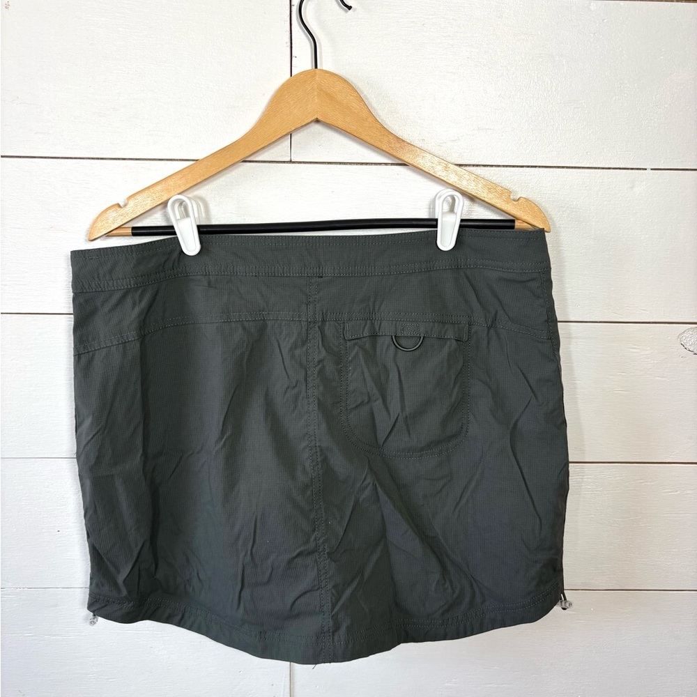 Tō Verde Olive Performance Skort XL - Picture 11 of 11